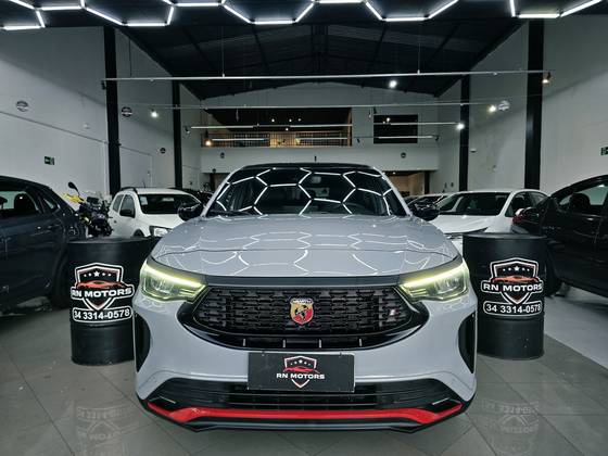 FIAT FASTBACK 1.3 TURBO 270 FLEX ABARTH AT6 FIAT FASTBACK 1.3 TURBO 270 FLEX ABARTH AT6